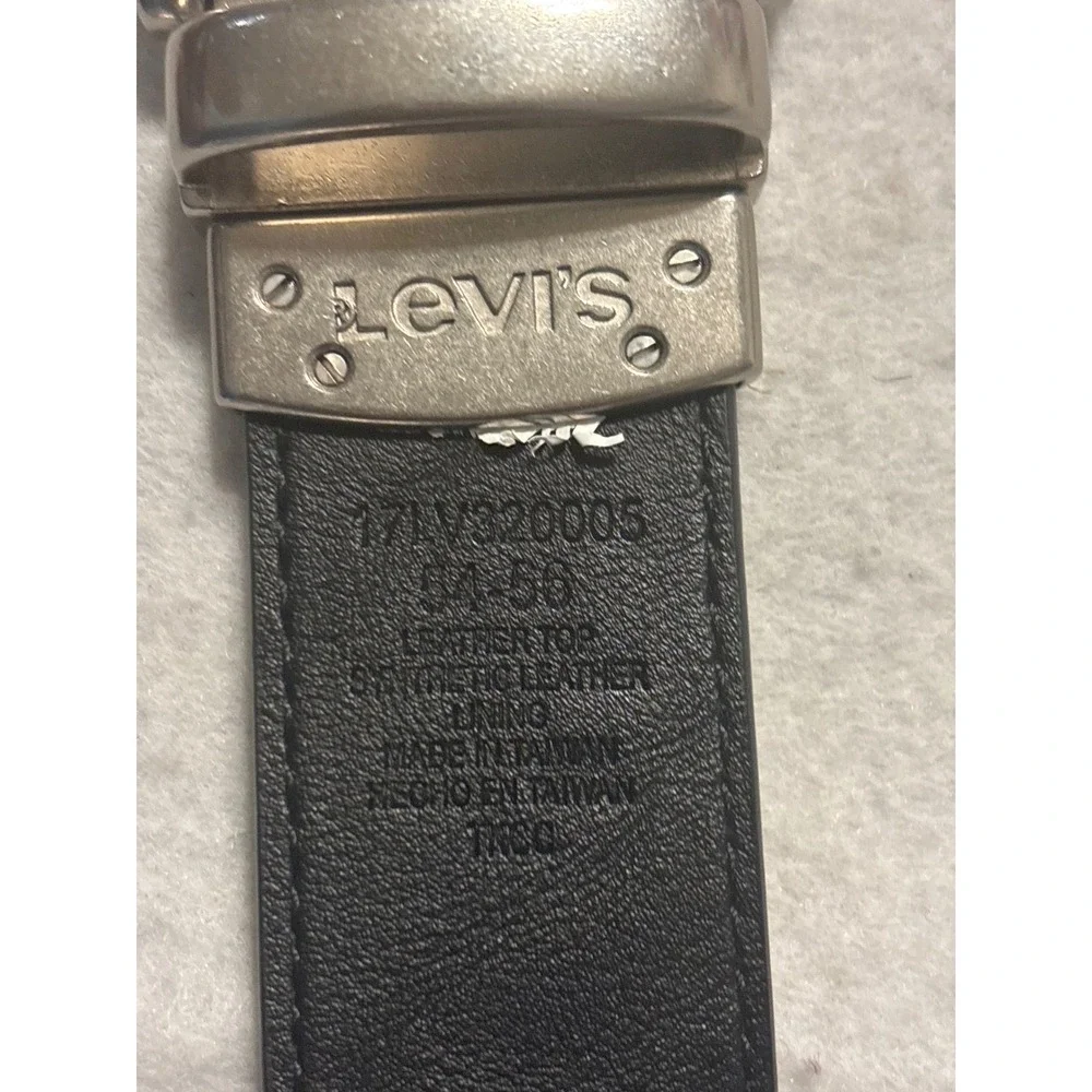 Levi's Reversible Belt Mens‎ 54-56 Black Brown Good Leather Swivel Buckle